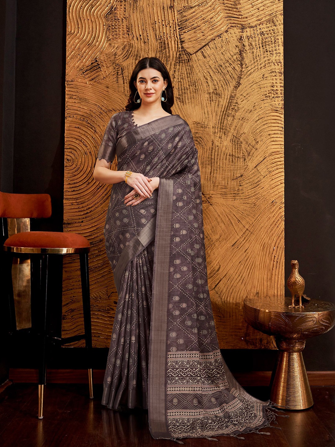 

Rekha Maniyar Ethnic Motifs Printed Zari Pure Silk Saree, Purple