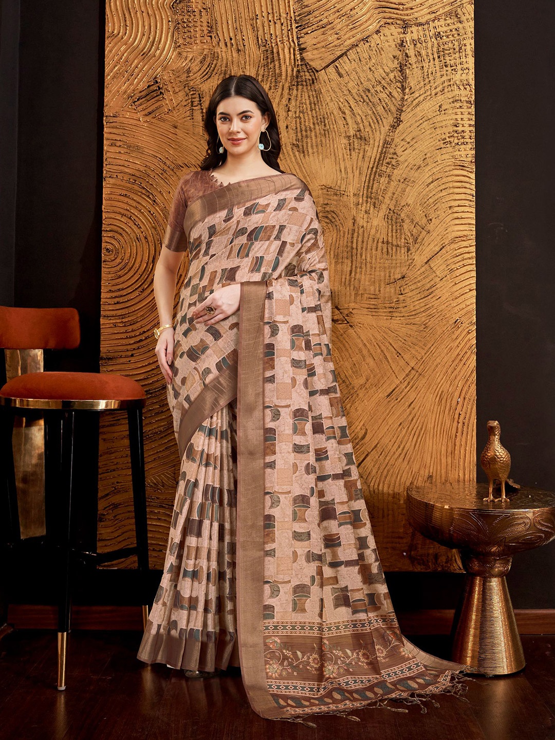 

Rekha Maniyar Geometric Printed Zari Pure Silk Saree, Peach