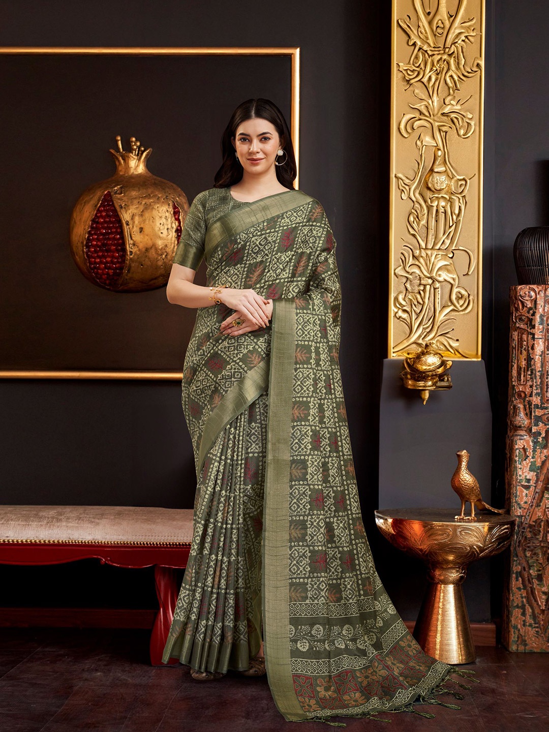 

Rekha Maniyar Ethnic Motifs Printed Zari Pure Silk Saree, Green