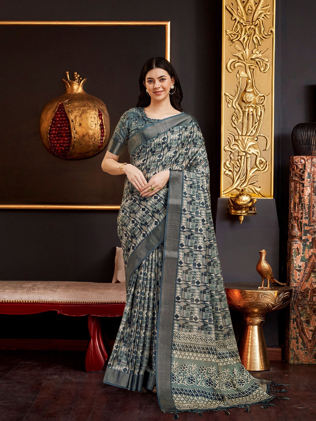 

Rekha Maniyar Floral Printed Zari Pure Silk Saree, Silver