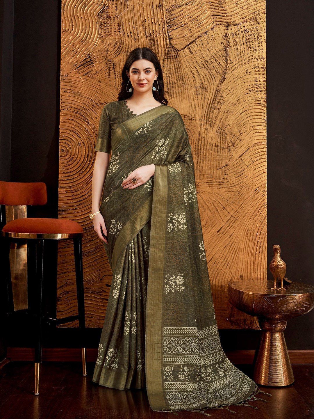 

Rekha Maniyar Floral Printed Zari Pure Silk Saree, Green
