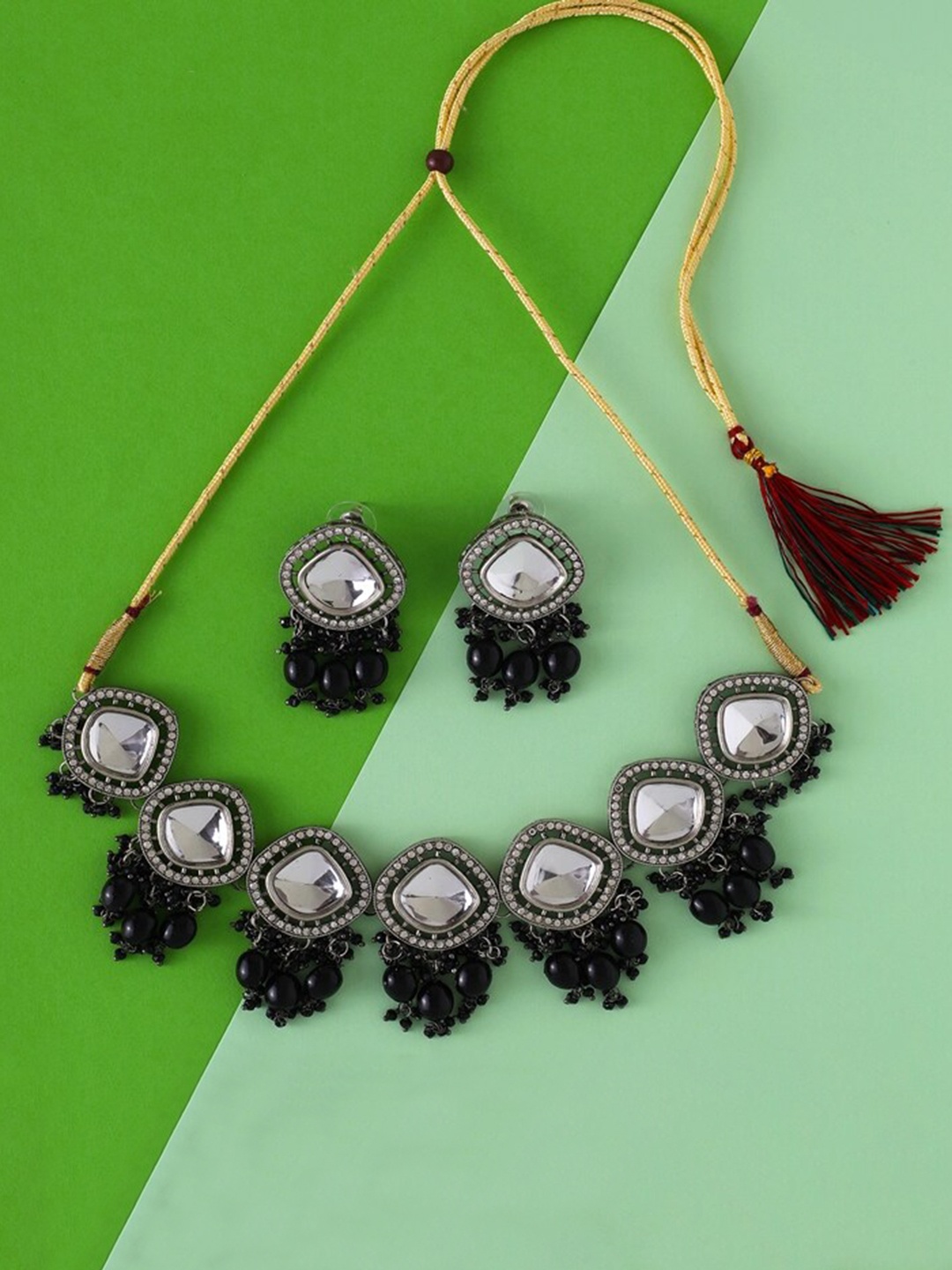 

Cierra Silver-Plated Kundan-Studded & Beaded Jewellery Set