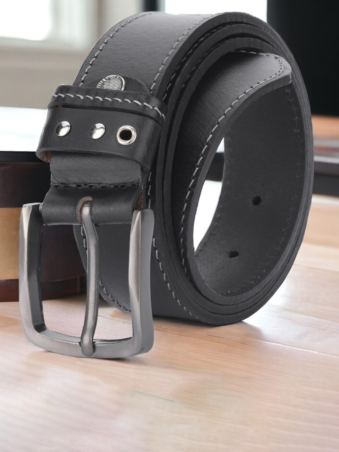 

The Roadster Lifestyle Co. Men Casual Solid Leather Belt, Black
