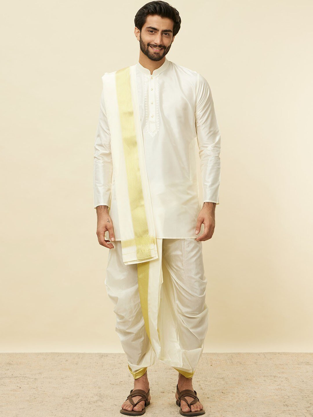 

Manyavar Mandarin Collar Straight Kurta With Dupatta, Cream
