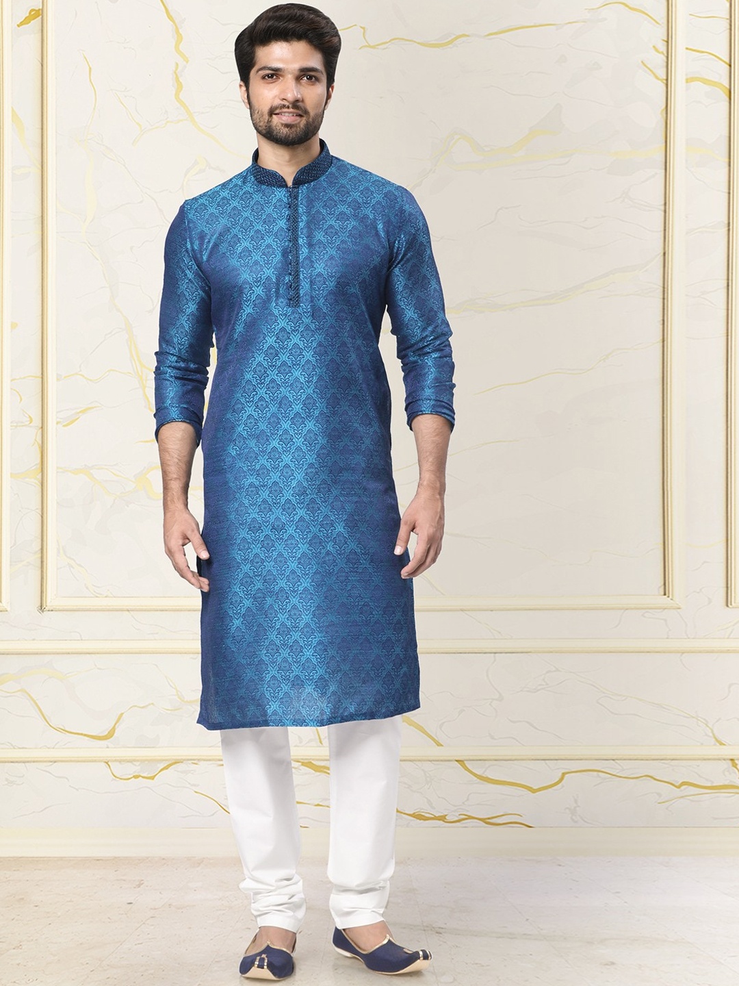 

Manyavar Woven Design Thread Work Kurta, Blue