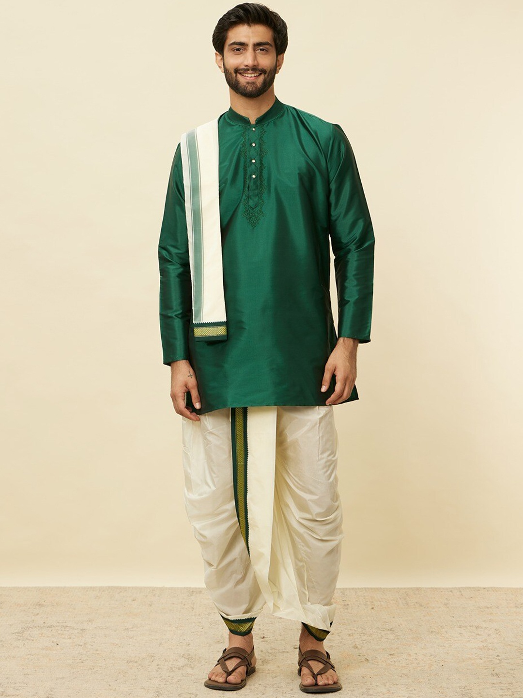 

Manyavar Art Silk Regular Kurta With Pancha & Dupatta, Green