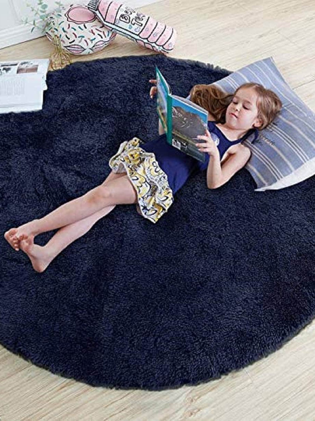 

AaHo Decor Navy Blue Round Shaggy Carpets