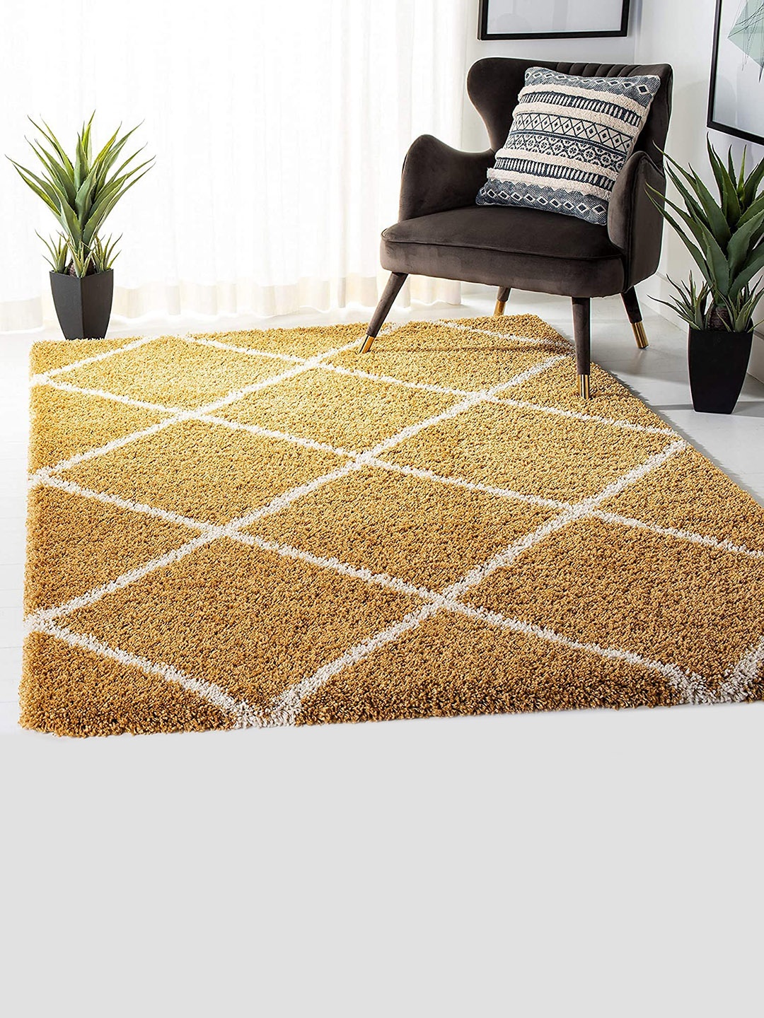 

AaHo Decor White & Yellow Geometric Shaggy Woolen Carpets