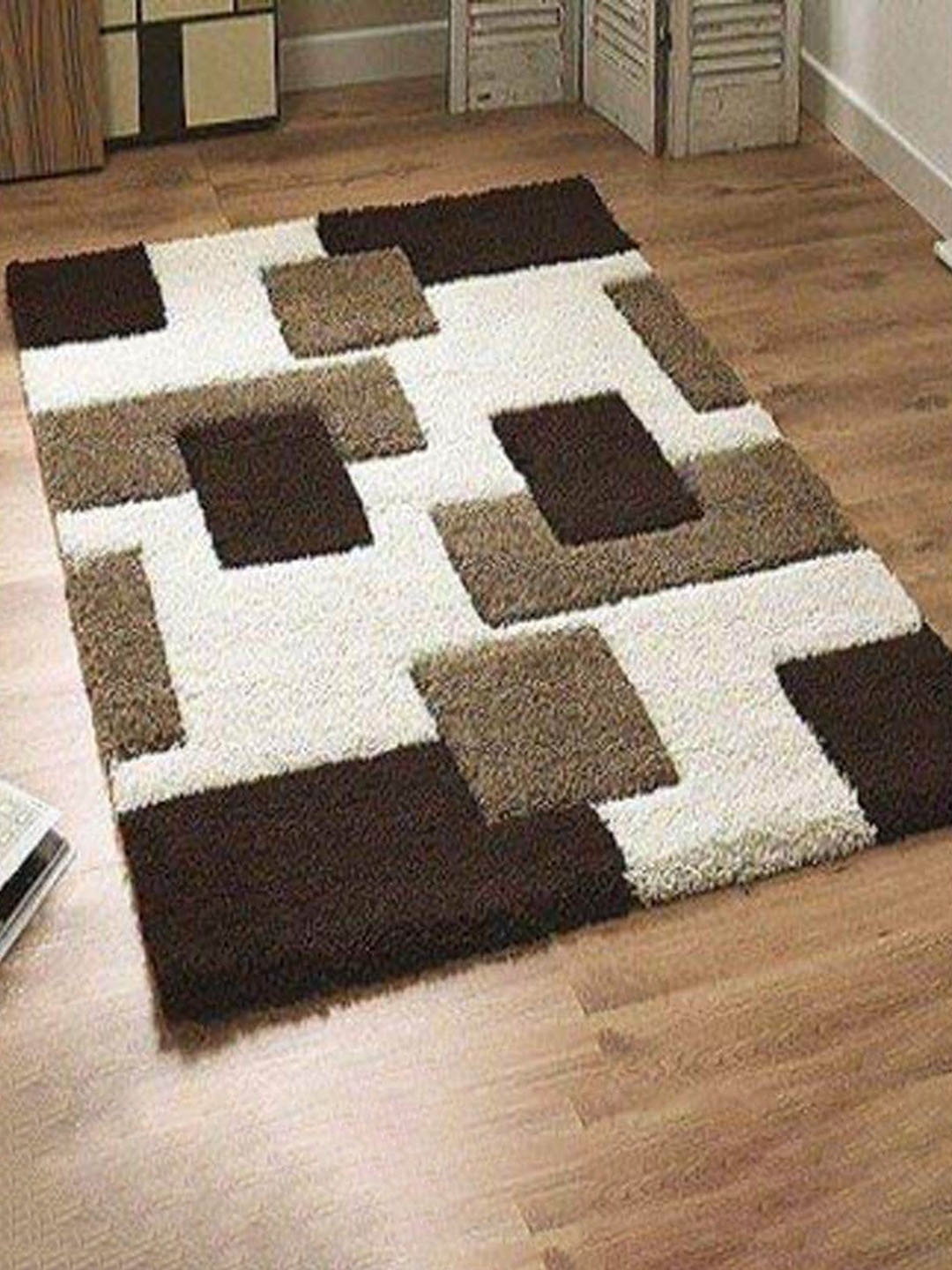 

AaHo Decor Brown & White Geometric Printed Carpets