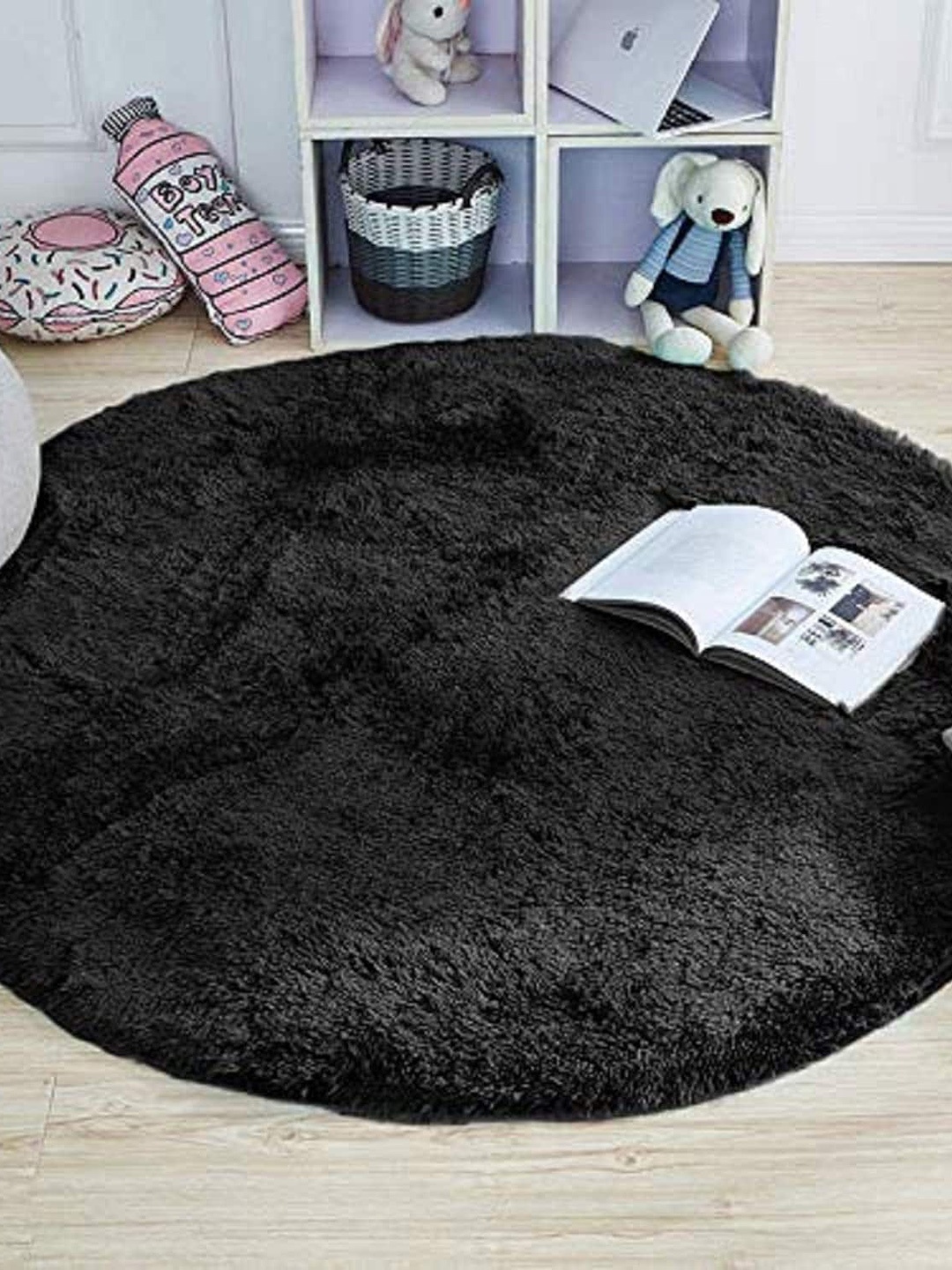 

AaHo Decor Black Shaggy Woolen Round Carpets