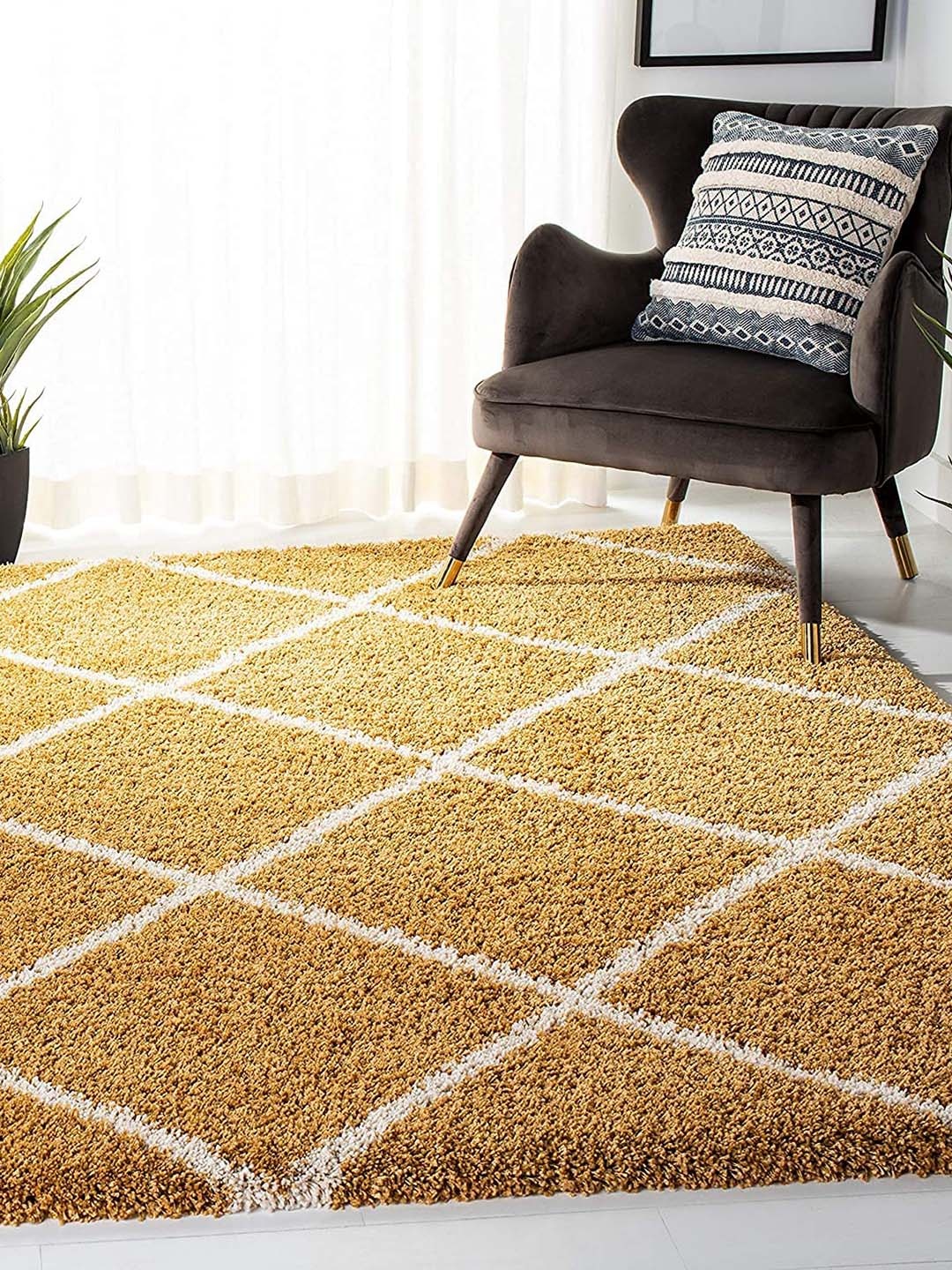 

AaHo Decor Gold-Toned & White Geometric Woolen Anti-Skid Shaggy Rectangular Carpet