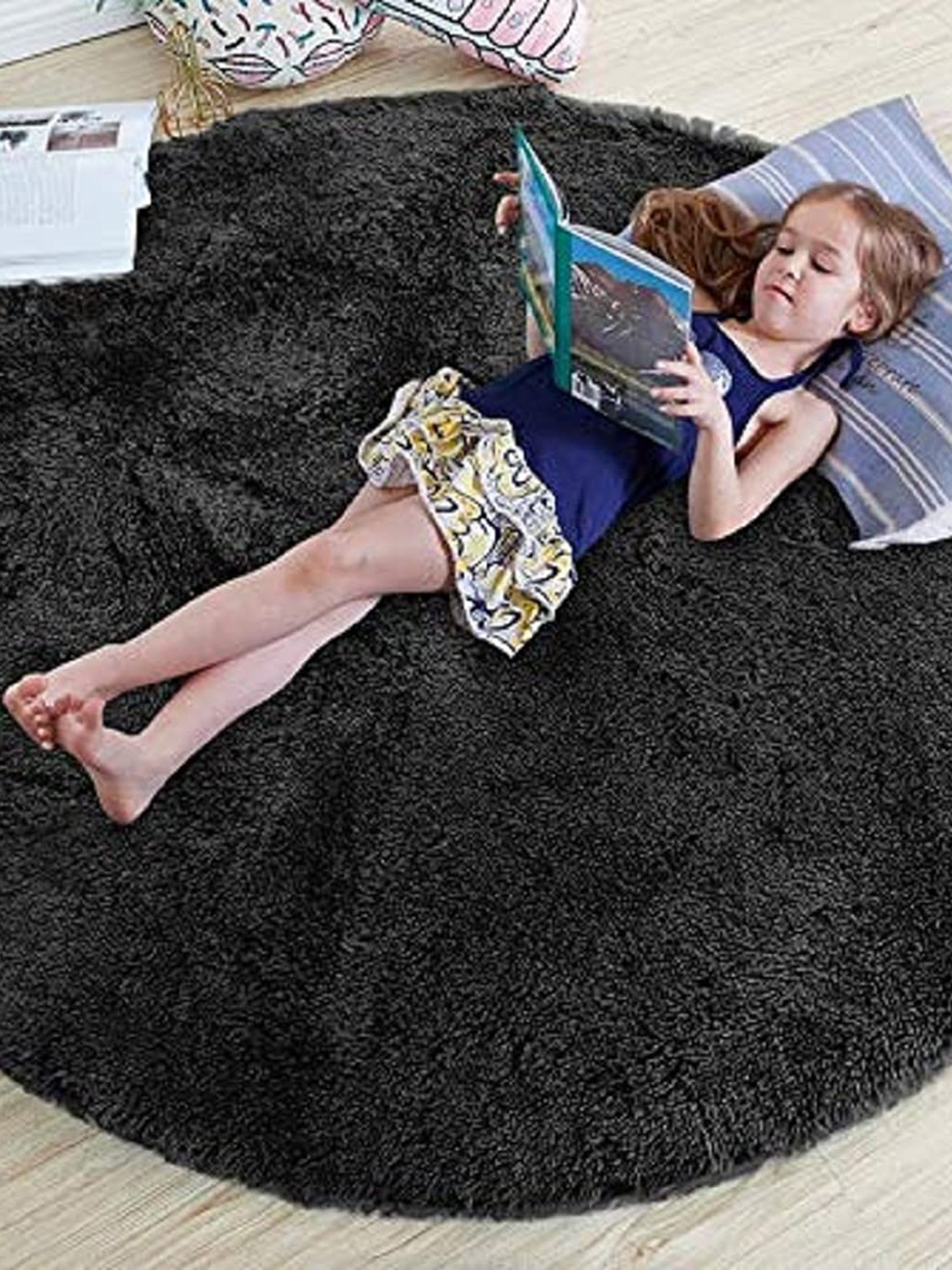 

AaHo Decor Black Shaggy Carpet