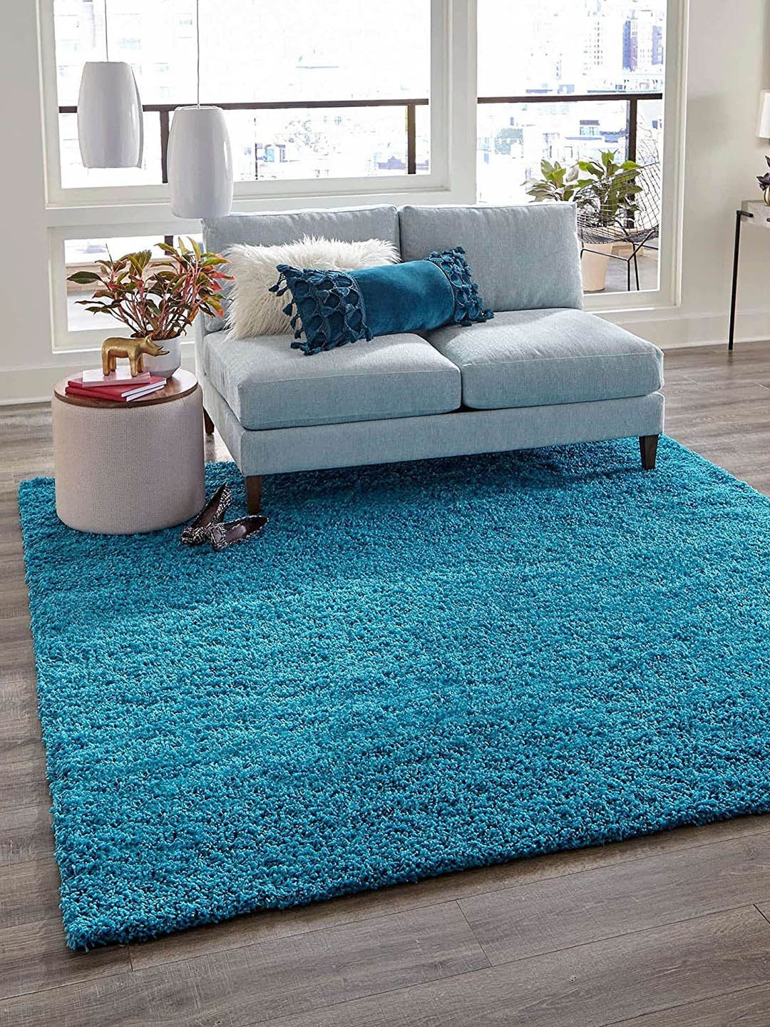 

AaHo Decor Blue Woolen Shaggy Carpets