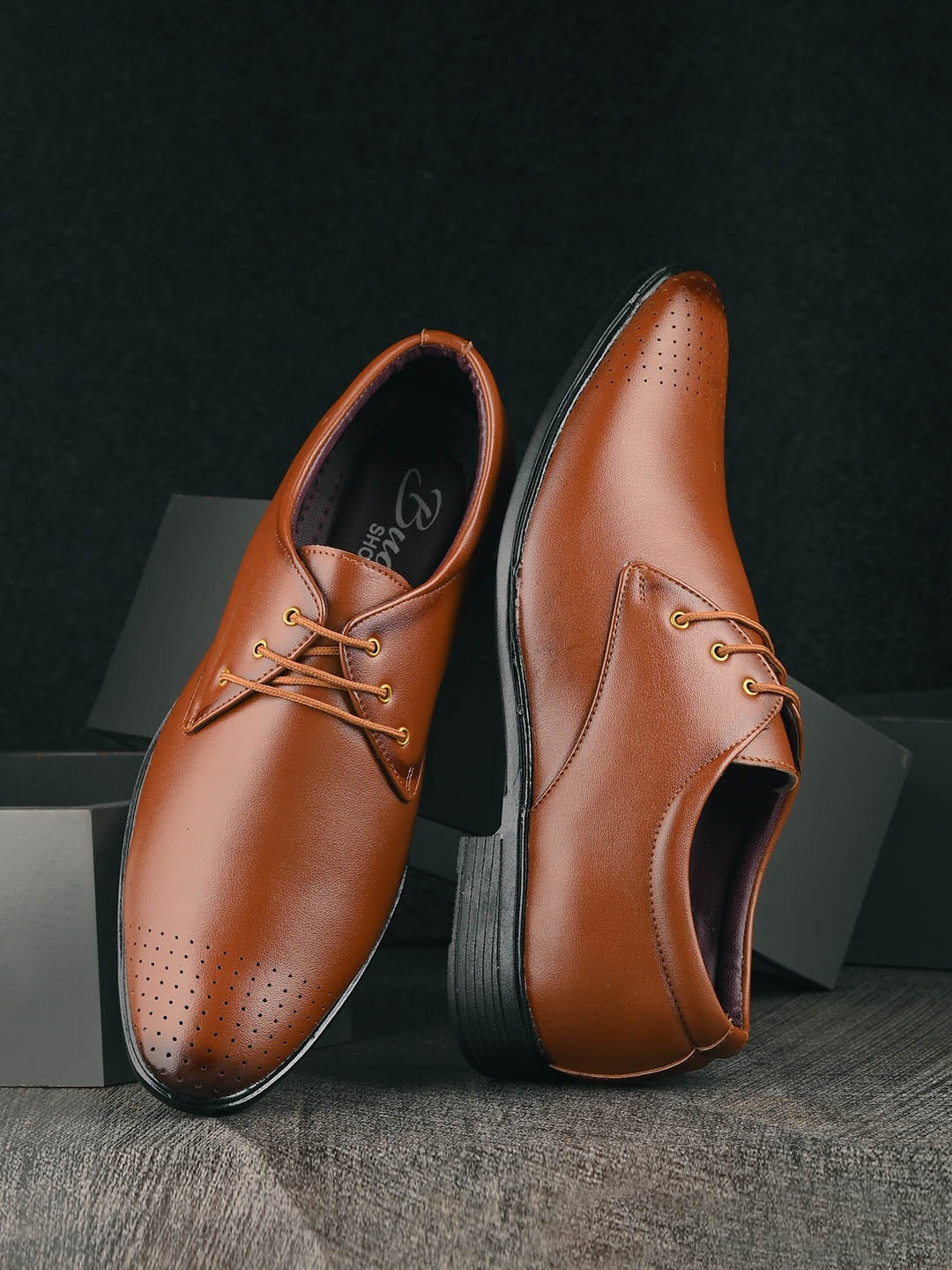 

BUCIK Men Textured Formal Derbys Shoes, Tan