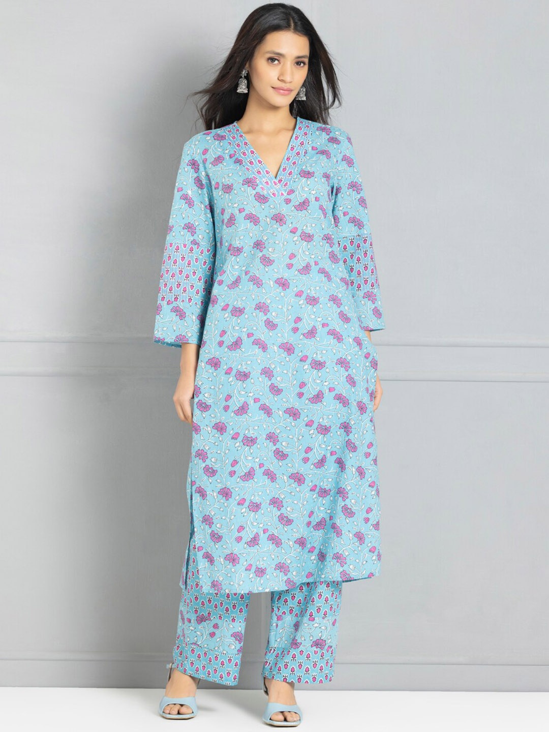 

SHAYE Ethnic Motifs Printed Regular Pure Cotton Kurta with Trousers, Blue