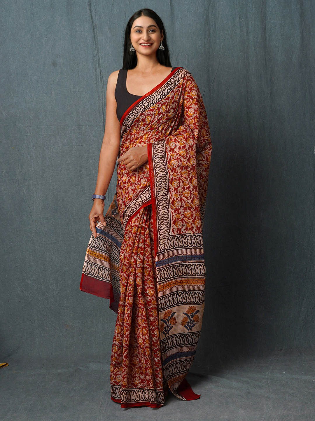 

Unnati Silks Floral Silk Cotton Kota Saree, Red