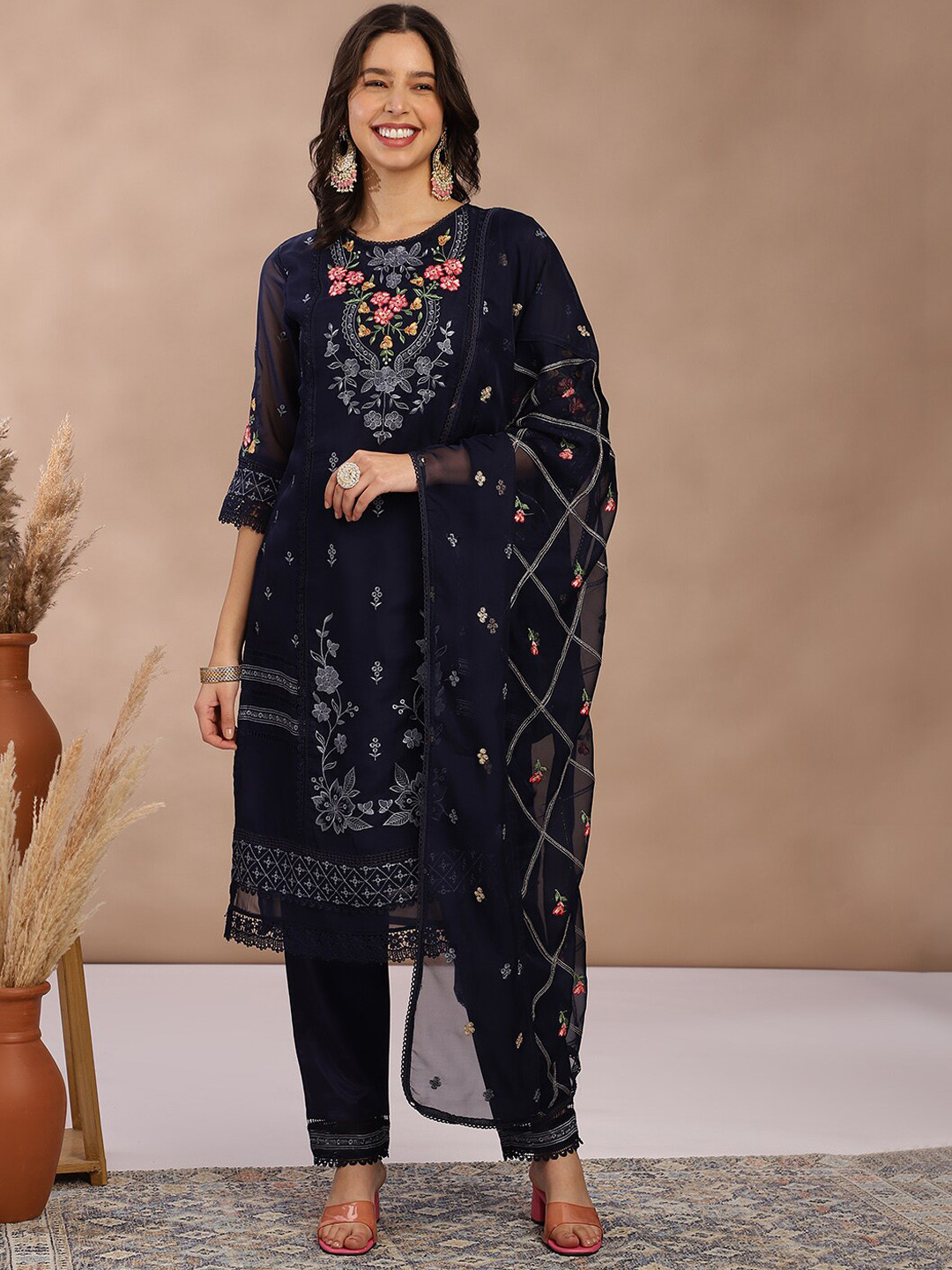 

FABMORA Women Floral Embroidered Regular Kurta with Trousers & With Dupatta, Blue