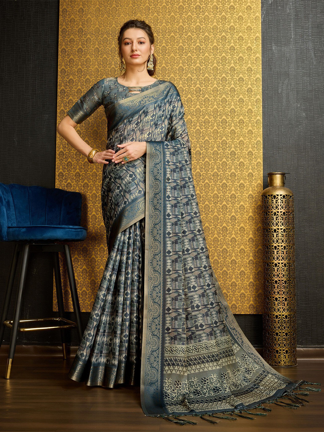 

Mitera Zari Pure Silk Saree, Green