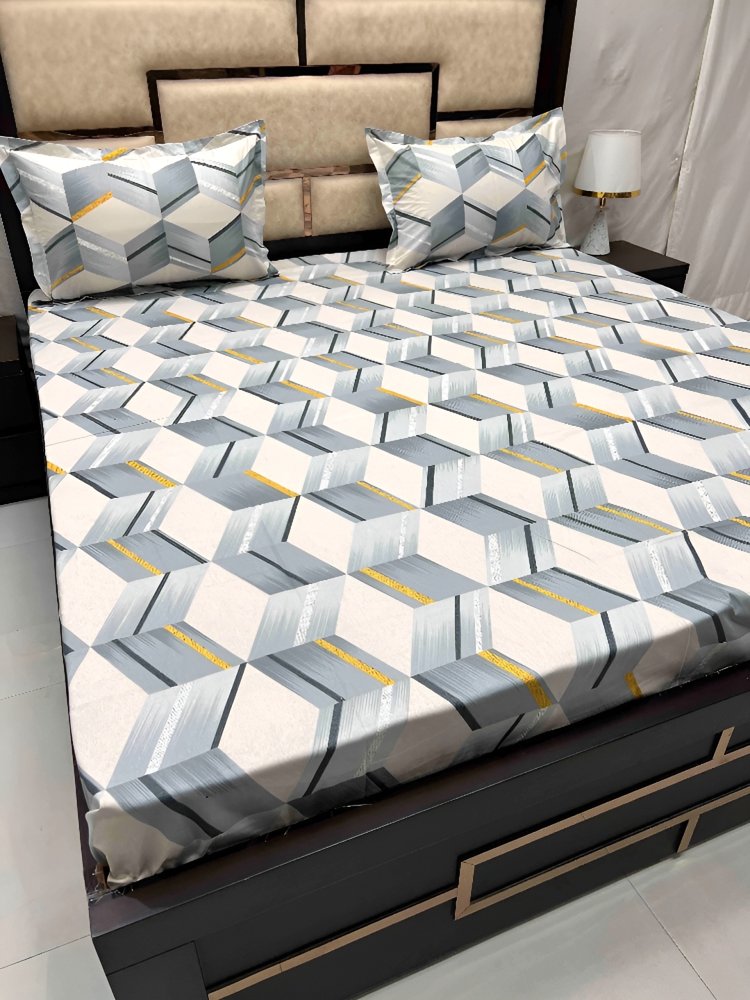 

Pure Decor White & Grey Geometric Queen Bedsheet with 2 Pillow Covers