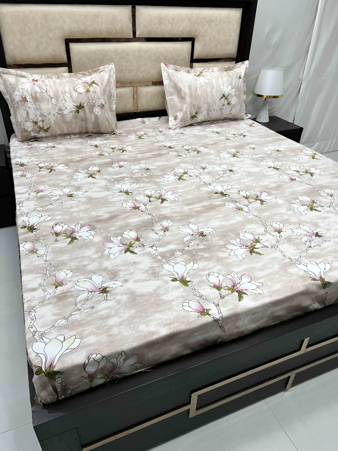

Pure Decor Brown & White Floral Queen Bedsheet with 2 Pillow Covers
