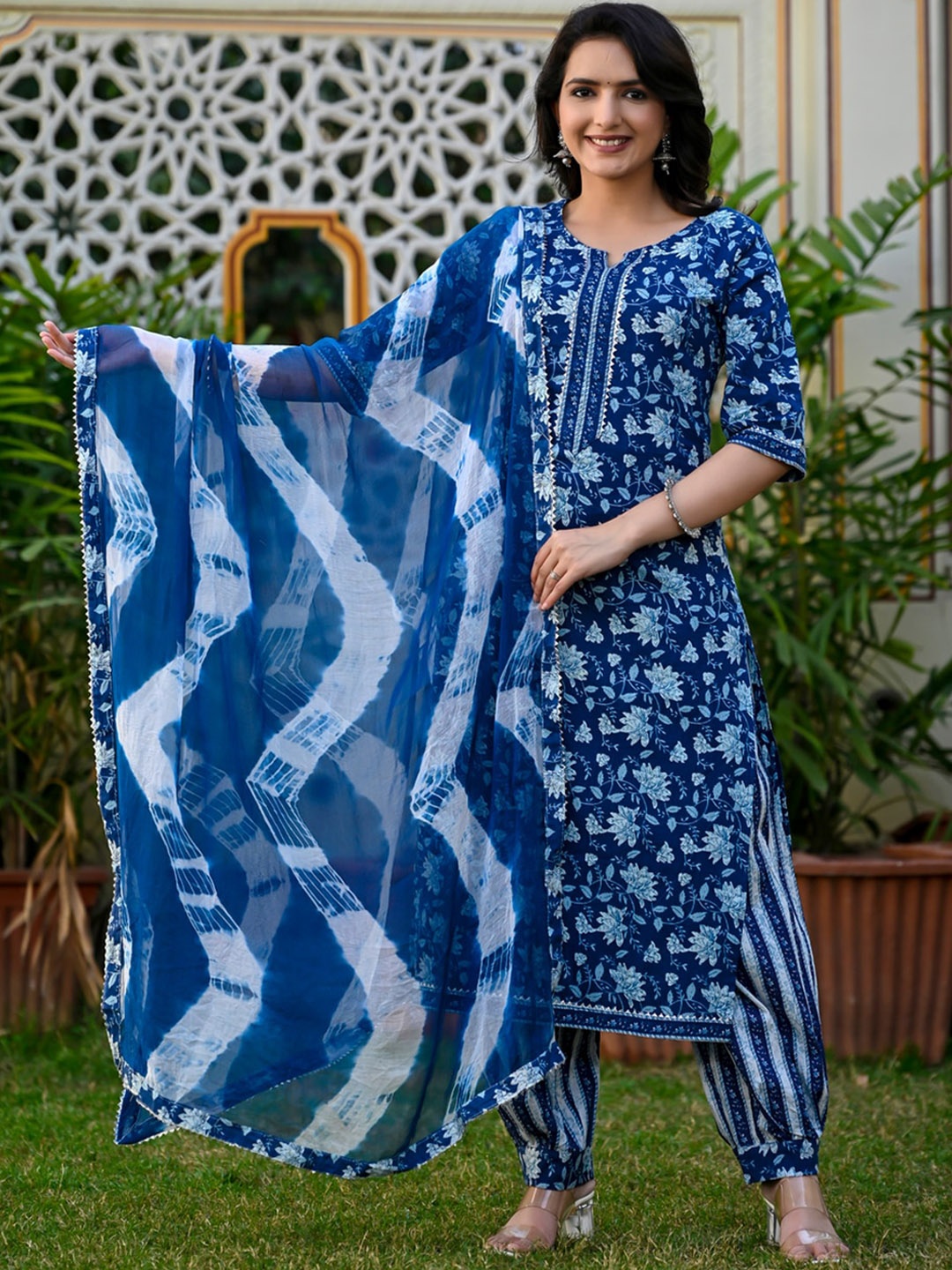 

Chandbaali Women Floral Printed Regular Gotta Patti Pure Cotton Kurta with Salwar & With Dupatta, Navy blue