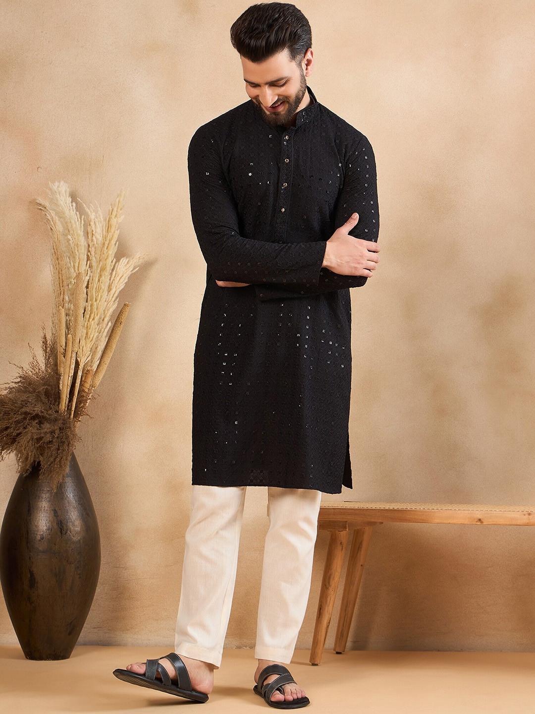 

House of Pataudi Ethnic Motifs Chikankari Embroidered sequince Straight Kurta, Black