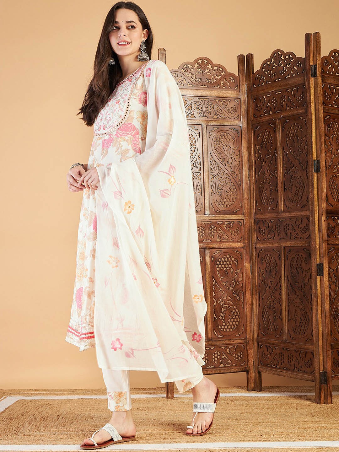 

Ishin Women Floral Printed Pleated Thread Work Kurta with Trousers & With Dupatta, Off white