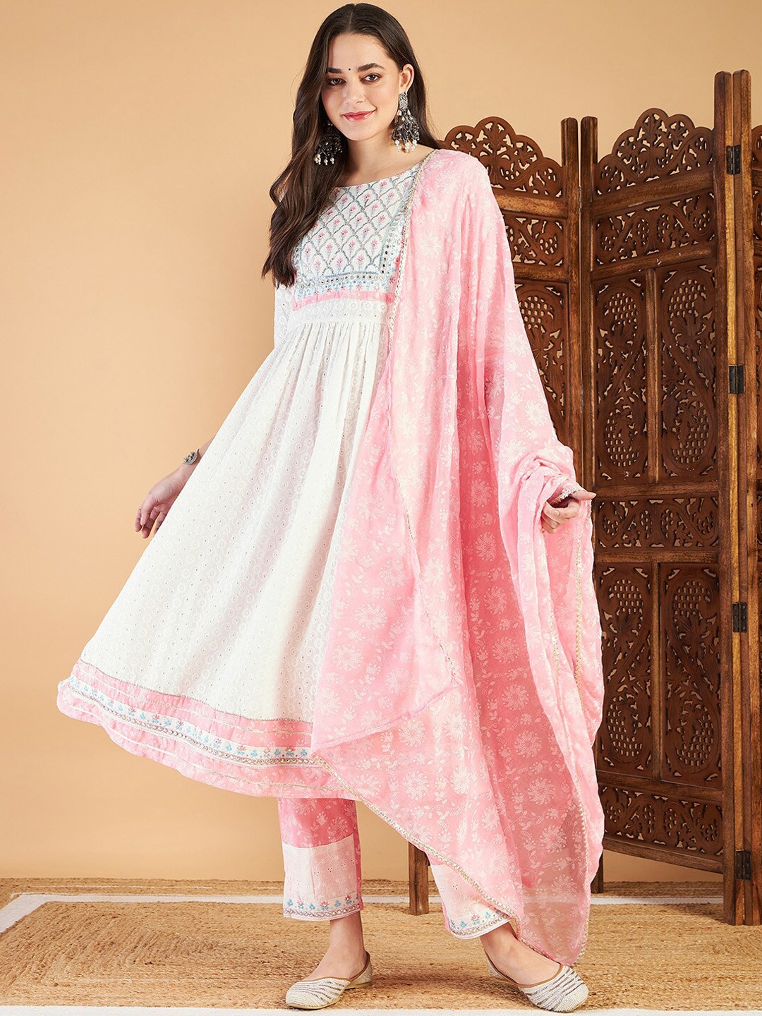 

Ishin Women Floral Embroidered Empire Thread Work Kurta with Trousers & With Dupatta, Off white