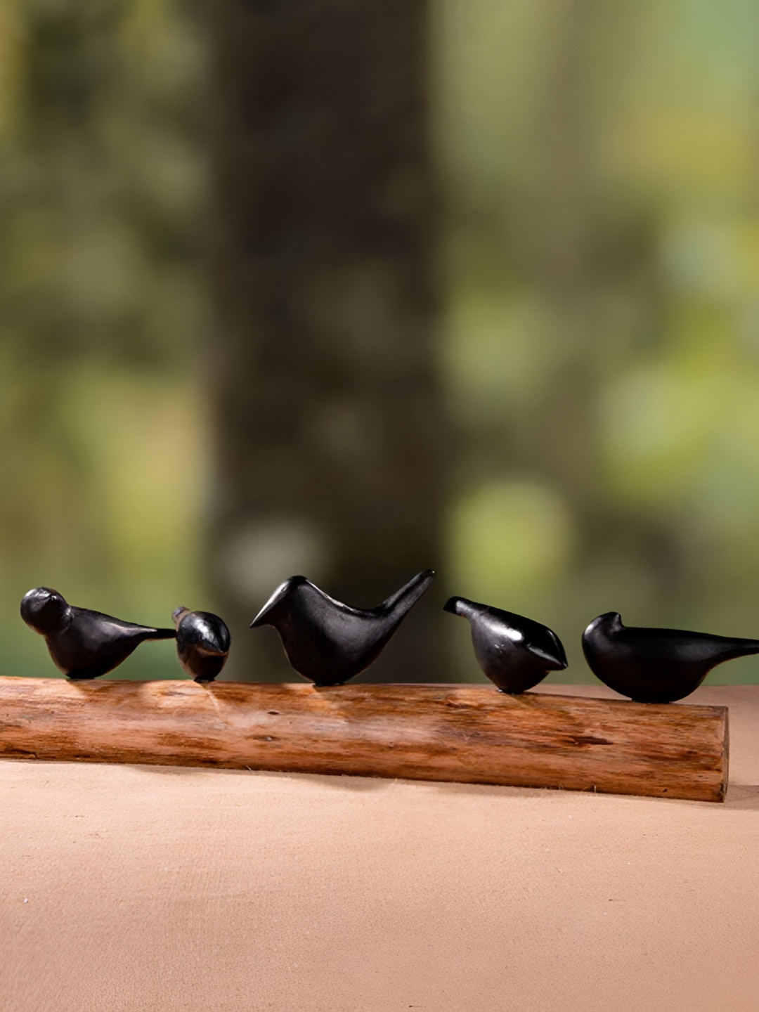 

THEDECORKART Black Figurine Showpiece