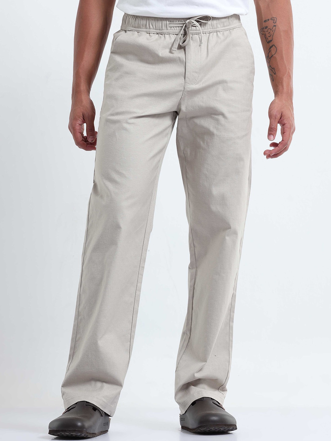 

Tailoraedge Men Tailored Mid-Rise Plain Cotton Trousers, Beige