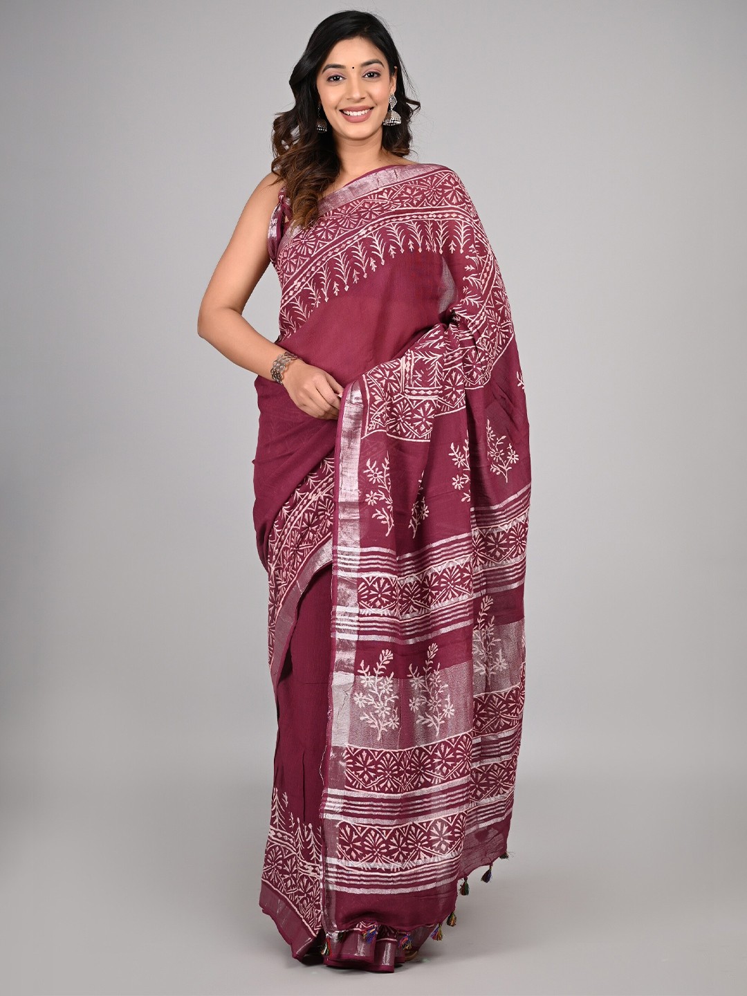 

Shivanya Handicrafts Ethnic Motifs Zari Block Print Saree, Mauve