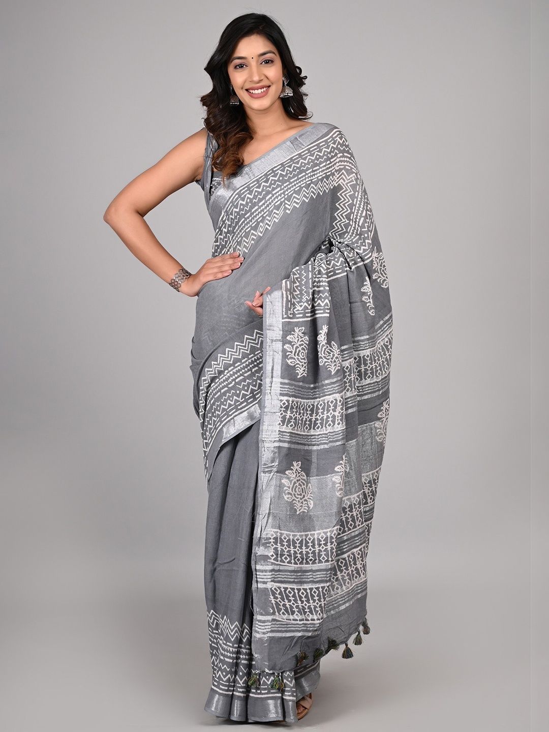

Shivanya Handicrafts Zari Block Print Saree, Grey