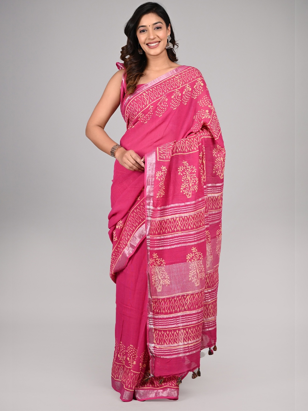 

Shivanya Handicrafts Floral Zari Block Print Saree, Pink