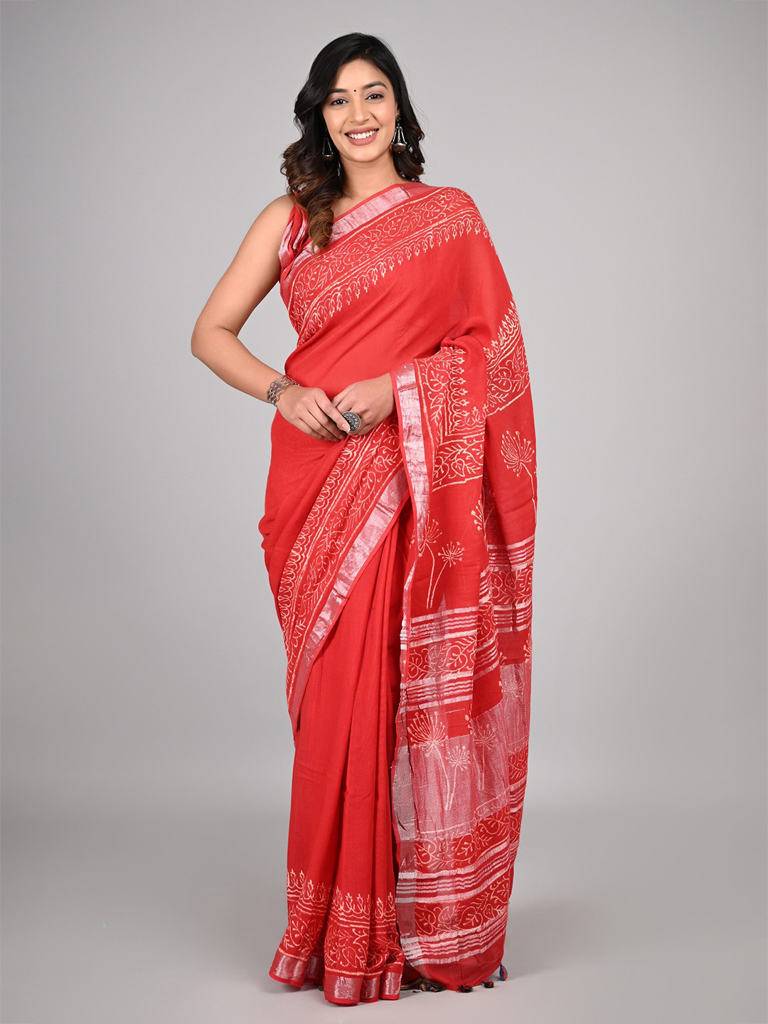 

Shivanya Handicrafts Ethnic Motifs Zari Block Print Saree, Red