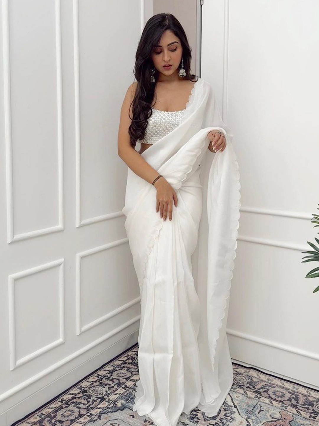 

AWRIYA Embroidered Organza Saree, White