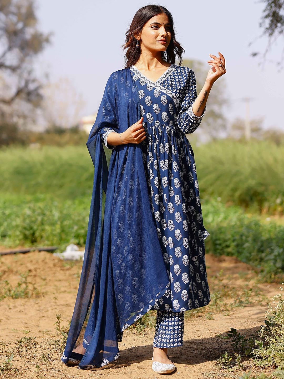 

mokshi Women Ethnic Motifs Printed Angrakha Kurta with Palazzos & With Dupatta, Blue