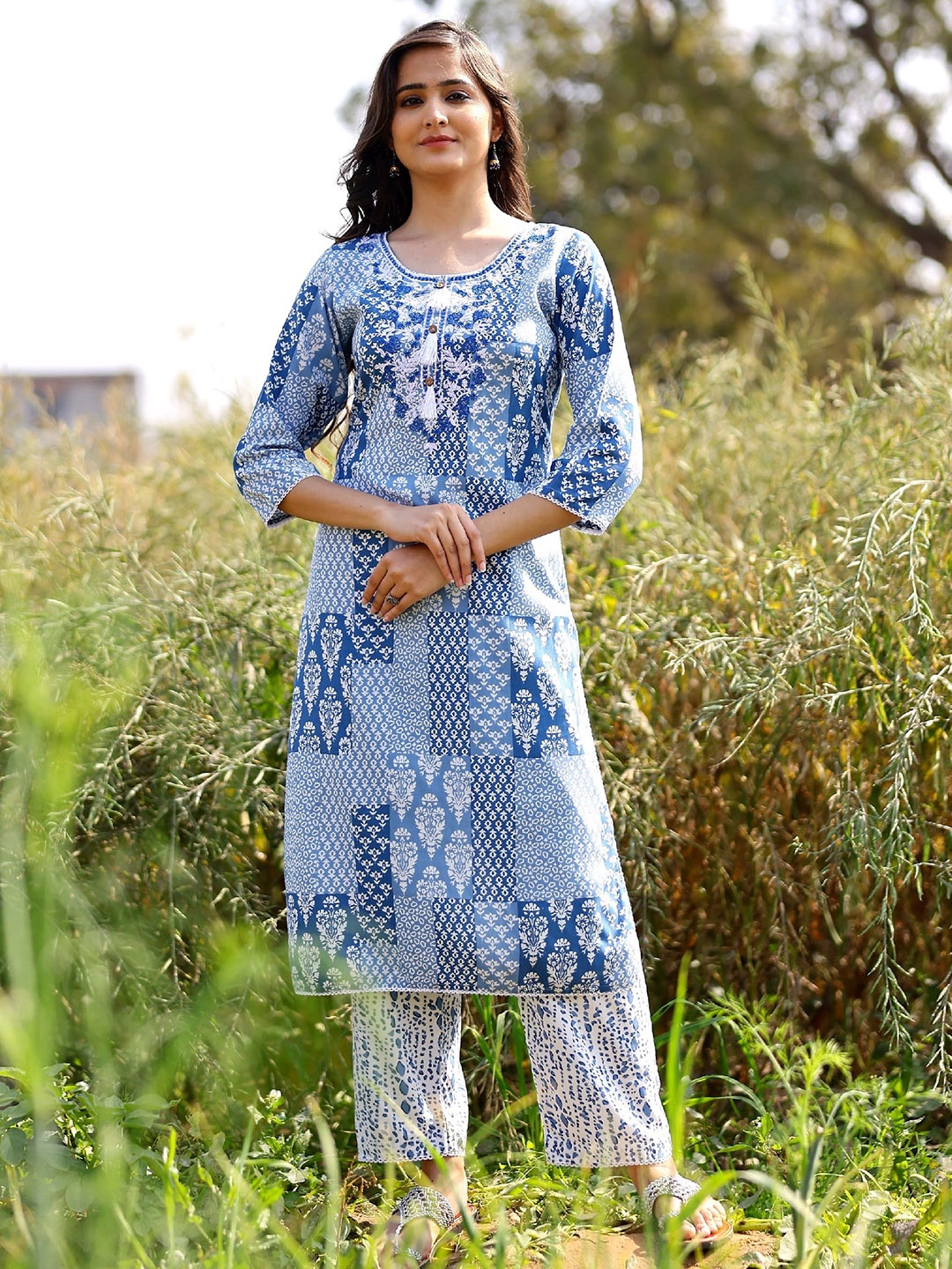 

mokshi Women Ethnic Motifs Printed Regular Kurta with Palazzos, Blue