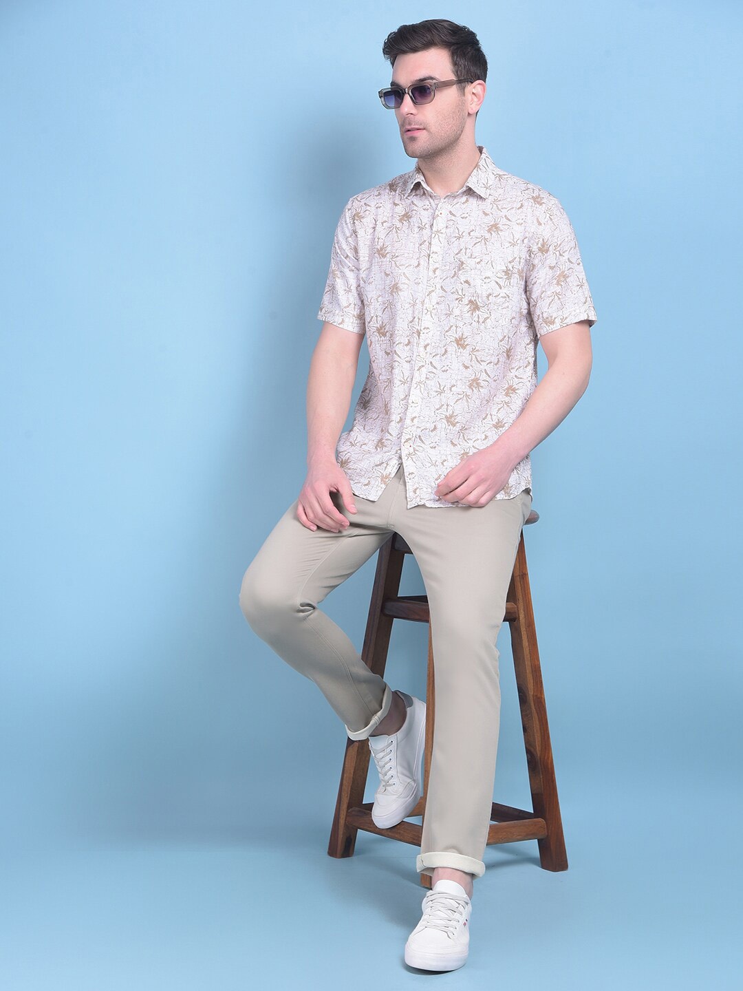 

Crimsoune Club Classic Slim Fit Floral Printed Casual Shirt, Brown
