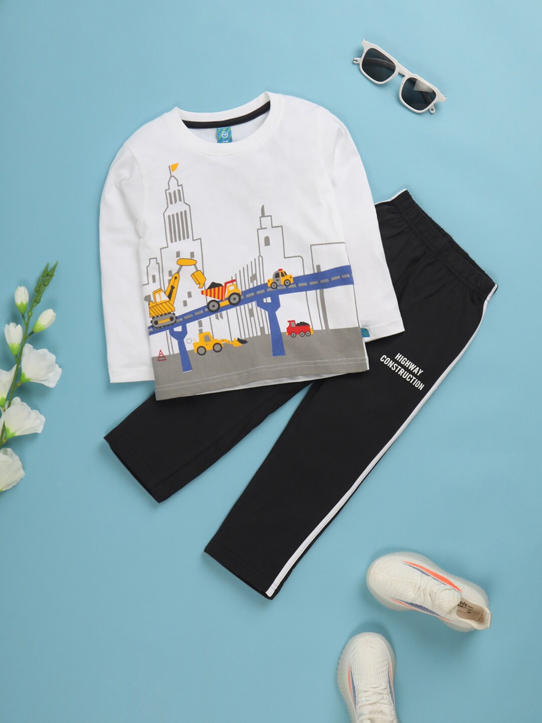 

V-Mart Boys Printed T-shirt with Pyjamas, White