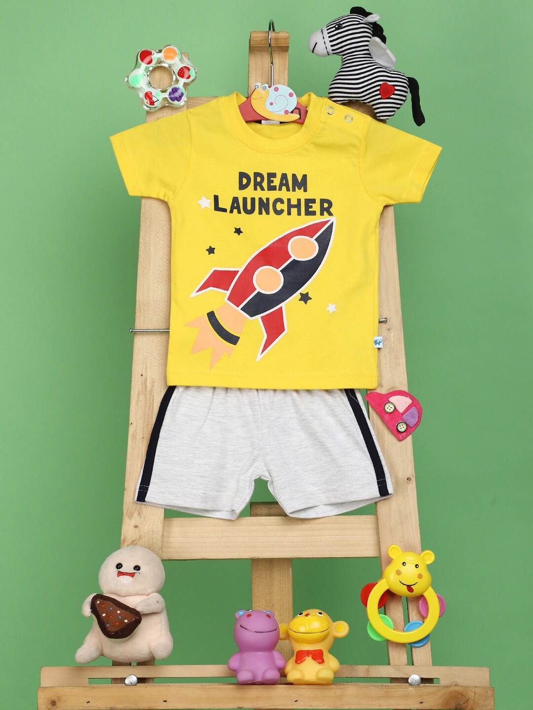 

V-Mart Unisex Kids Printed T-shirt with Shorts, Yellow