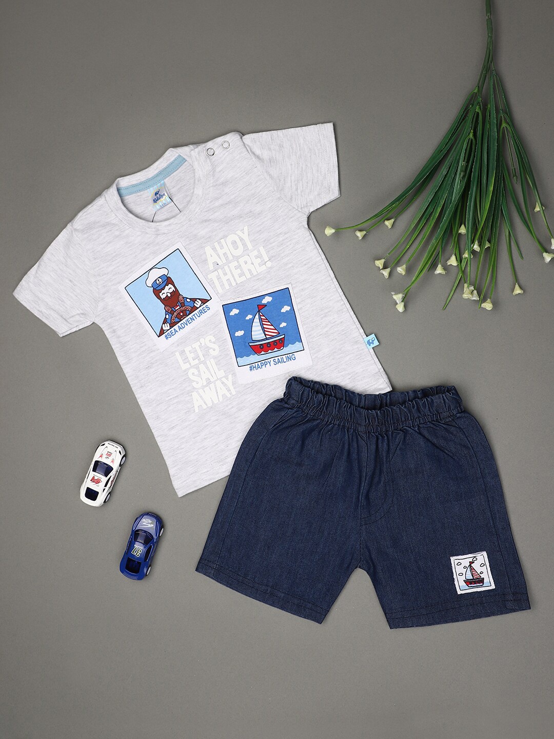 

V-Mart Unisex Kids Printed T-shirt with Shorts, White