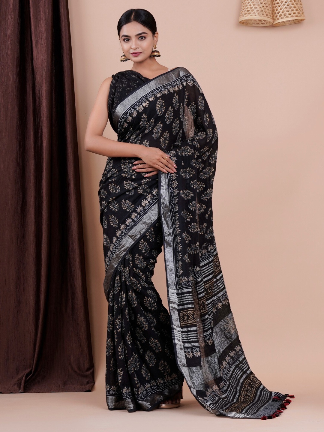 

Shivanya Handicrafts Ethnic Motifs Block Print Saree, Black