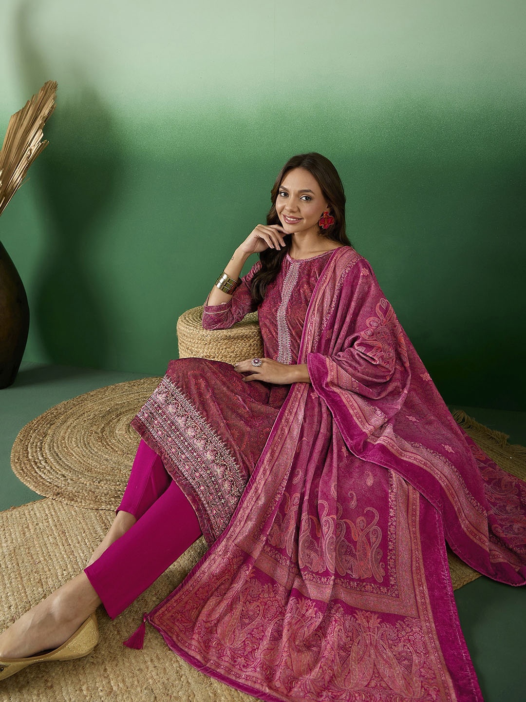 

Sangria Floral Printed Straight Kurta With Trouser & Dupatta, Pink
