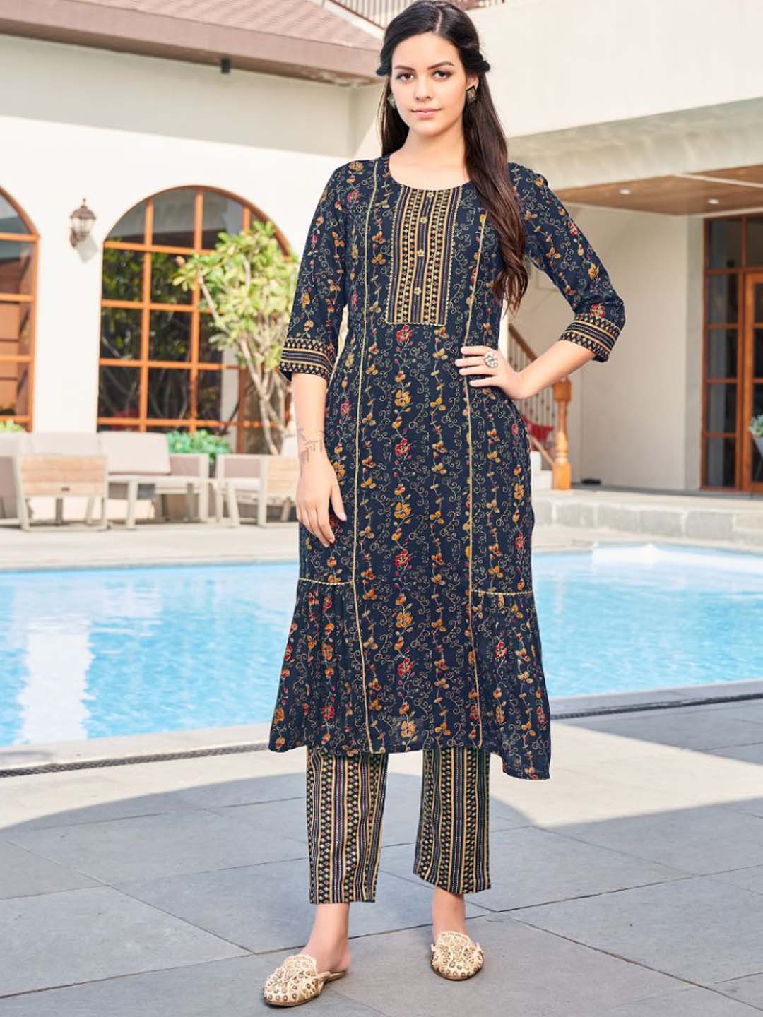 

NAINVISH Women Floral Printed Regular Kurta with Trousers, Blue