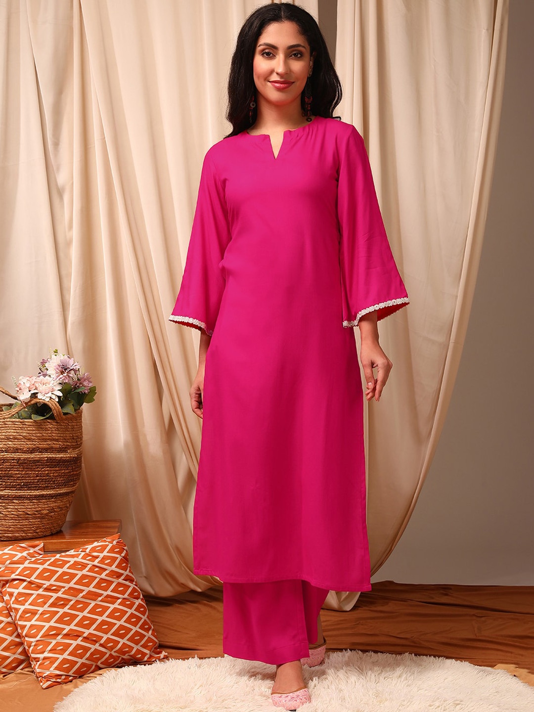 

Inddus Women Regular Kurta with Trousers, Magenta