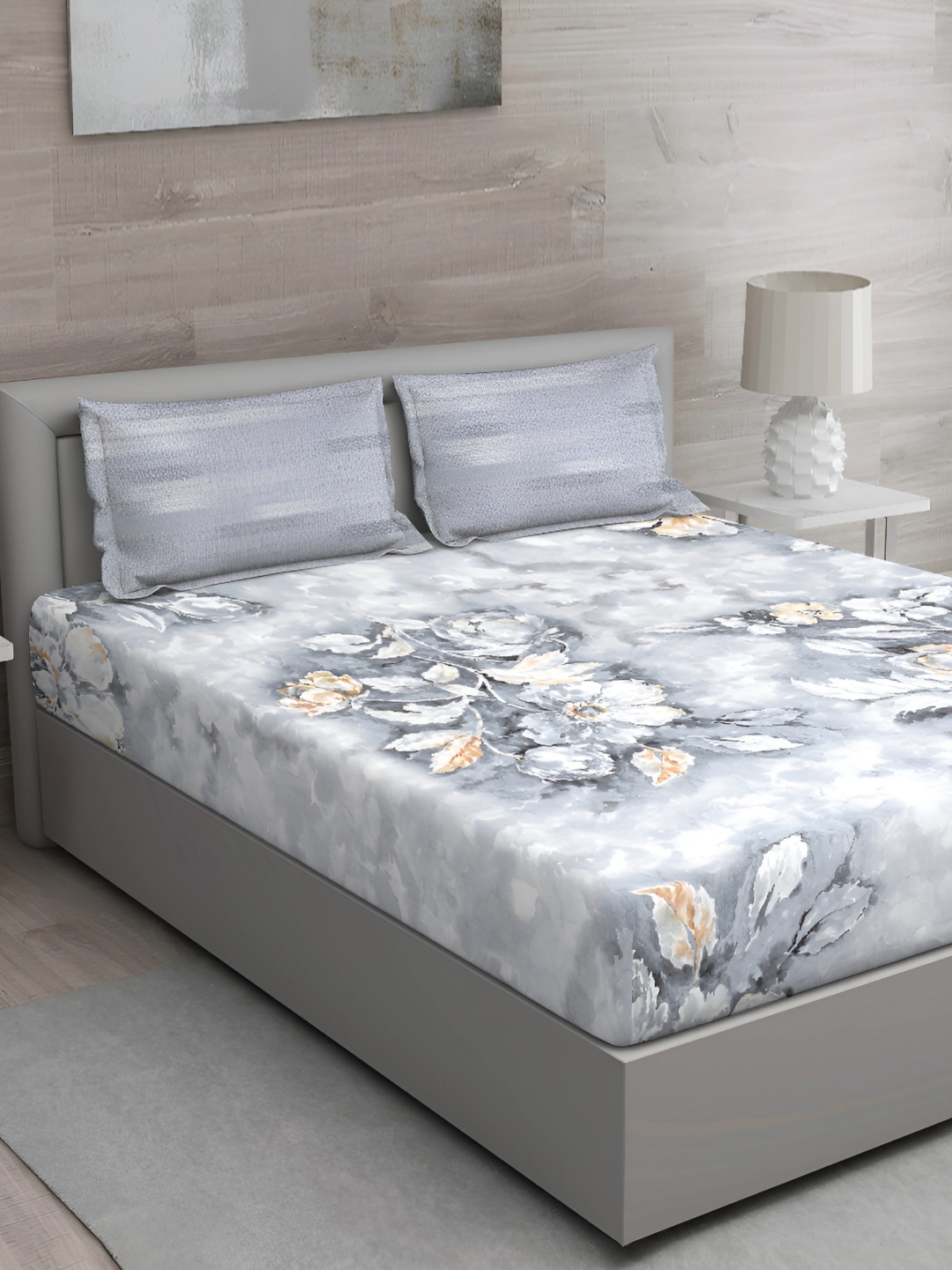 

GM Grey & White Floral 144 TC Queen Bedsheet with 2 Pillow Covers