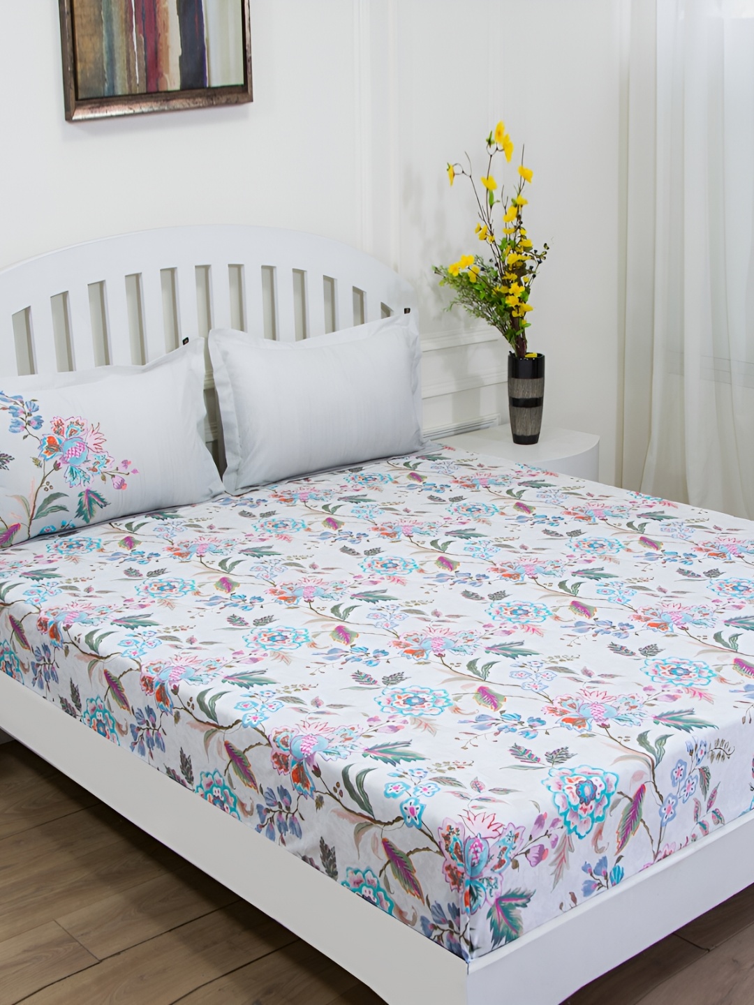 

GM White & Blue Floral 144 TC Queen Bedsheet with 2 Pillow Covers