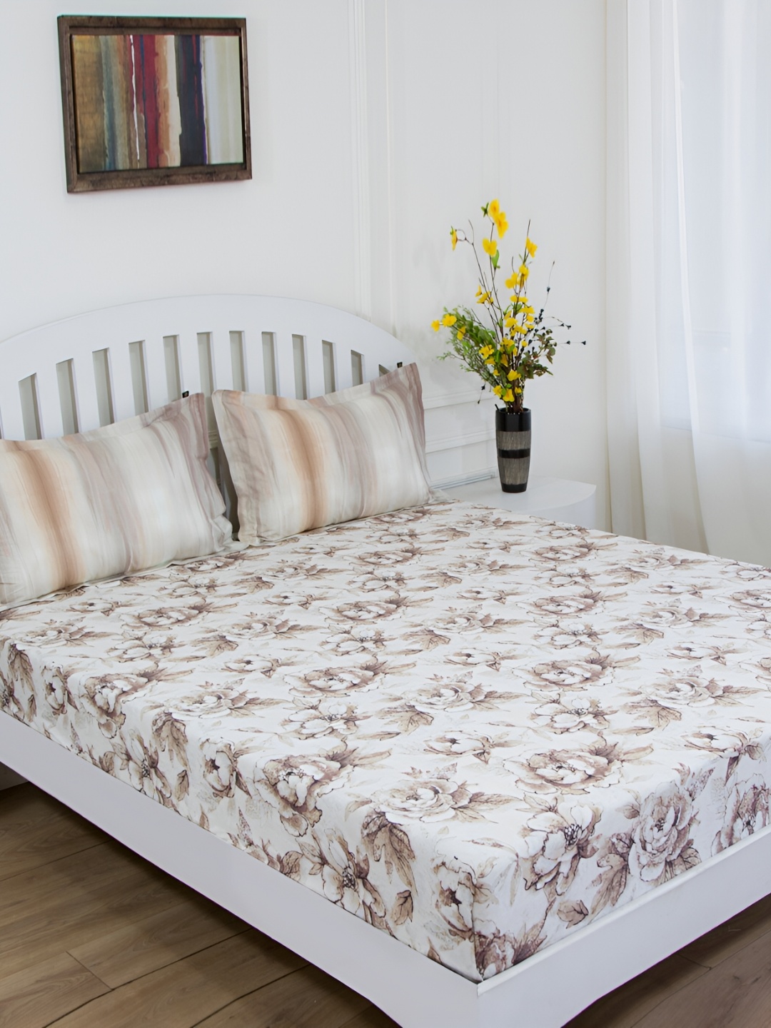 

GM Brown Floral 144 TC Queen Bedsheet with 2 Pillow Covers