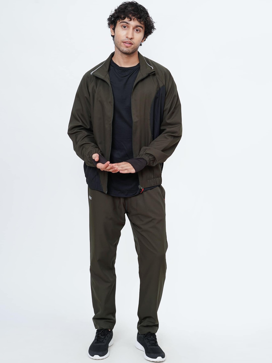 

DIDA Men Light Weight Mock Collar Stretchable Tracksuits, Green