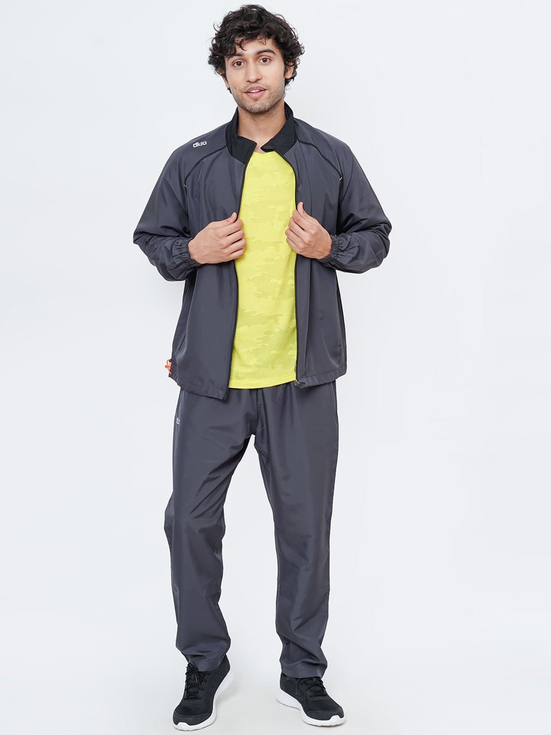 

DIDA Men Comfort Fit Active Light Weight Tracksuits, Charcoal